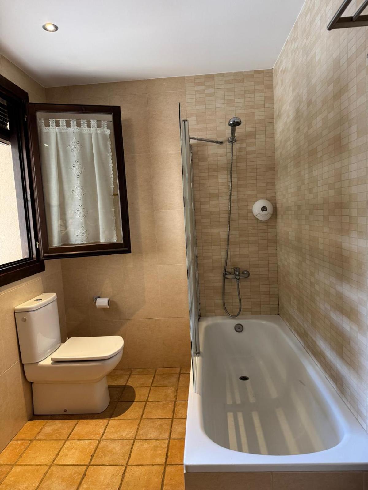 Hotel Guara Inluka Las Almunias Esterno foto