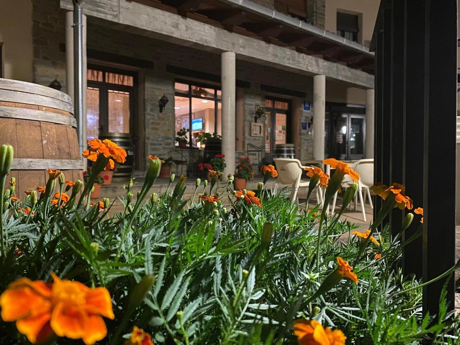 Hotel Guara Inluka Las Almunias Esterno foto